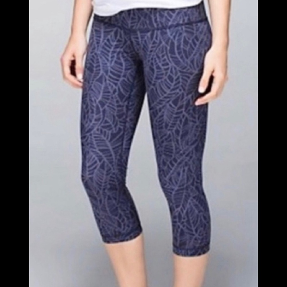 Lululemon Wunder Under Navy Banana Leaf Crop